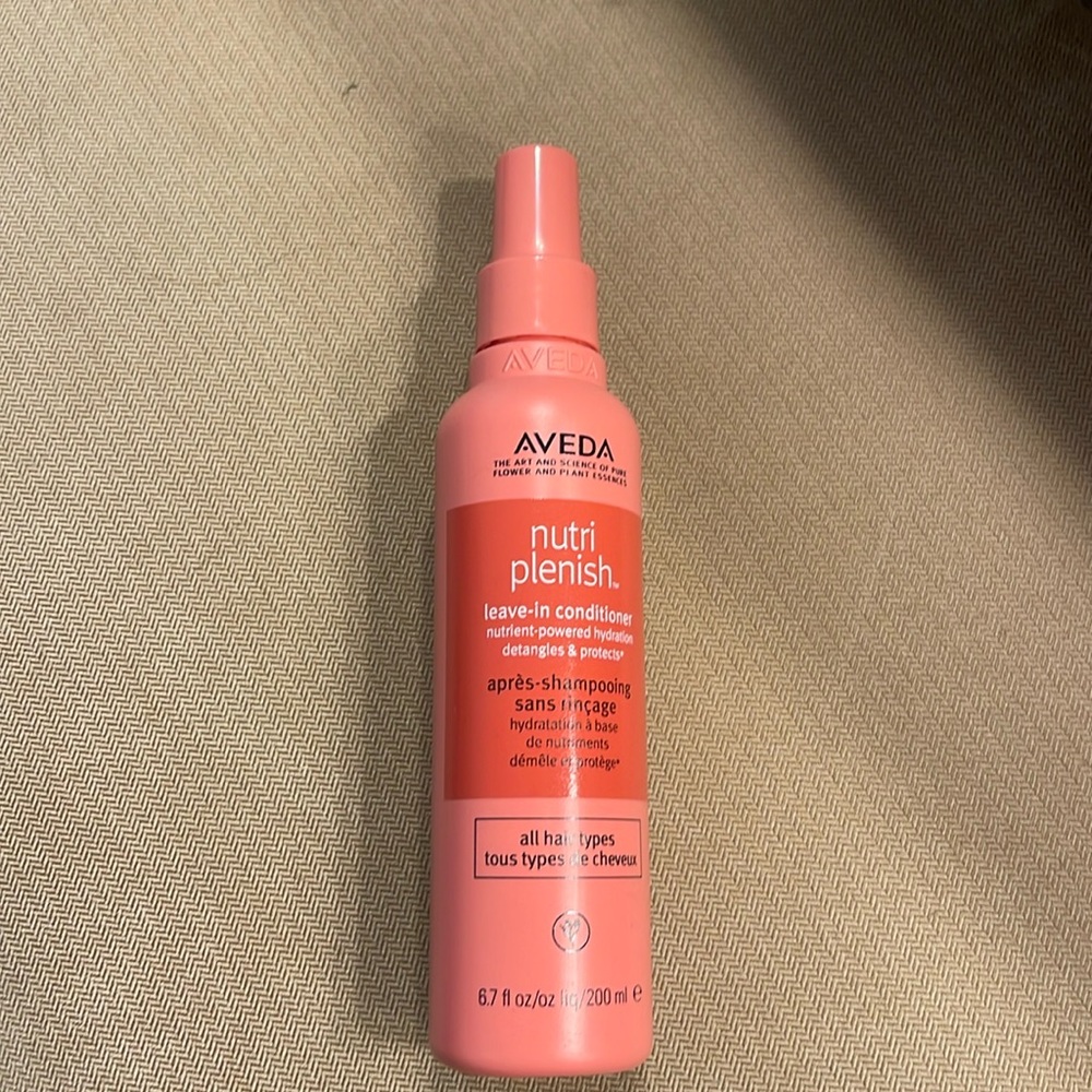 New AVEDA Nutriplenish Leave-in Conditioner Nutrient Powered Hydration.